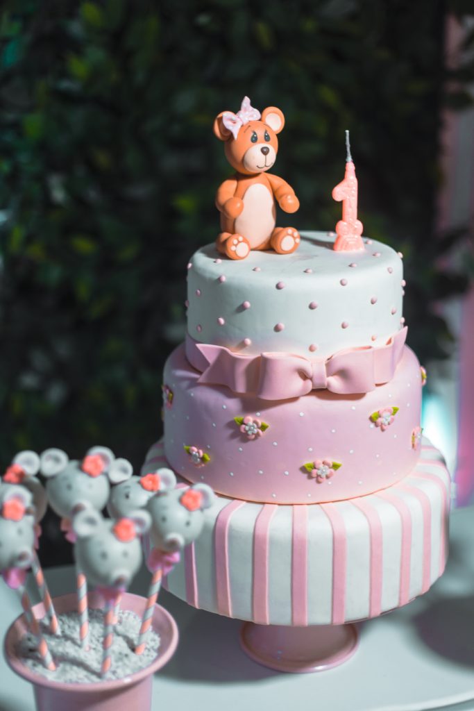 aniversary-birthday-blurred-background-2531546 aniversary-birthday-blurred-background-2531546